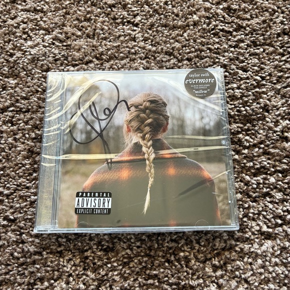 NEW Signed Taylor Swift Evermore CD - Picture 1 of 6